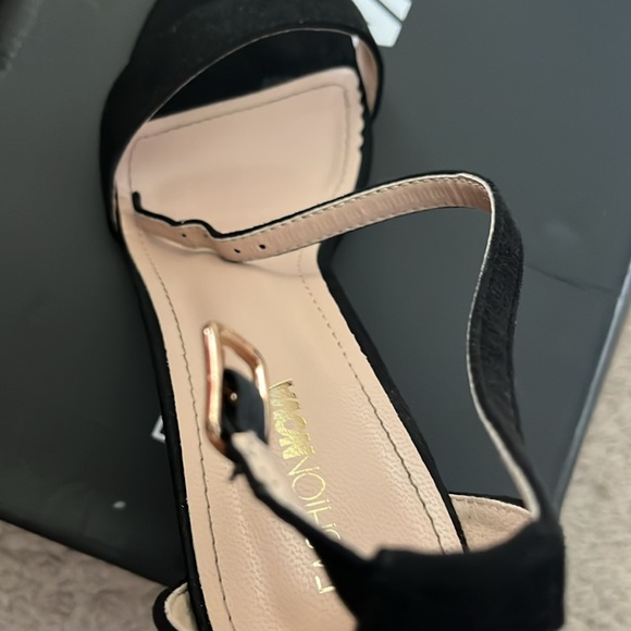 Fashion Nova Black Heels, Size 9 - Picture 5 of 8